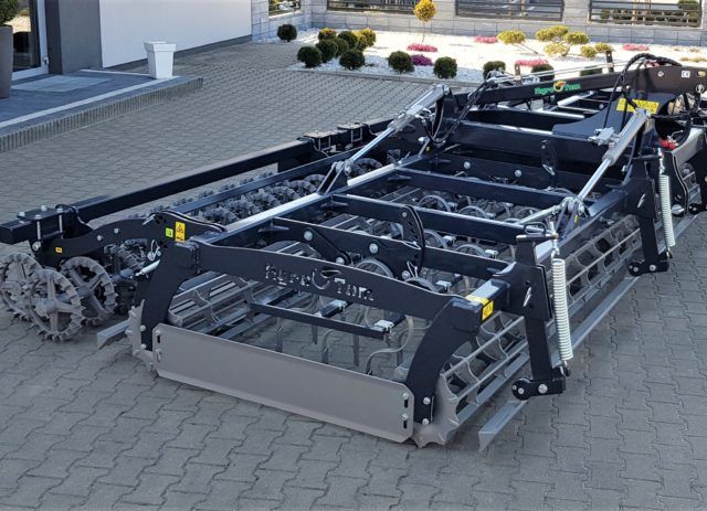 Augsnes apstrādes agregāts AGRO-TOM UPH 4.0 (22)