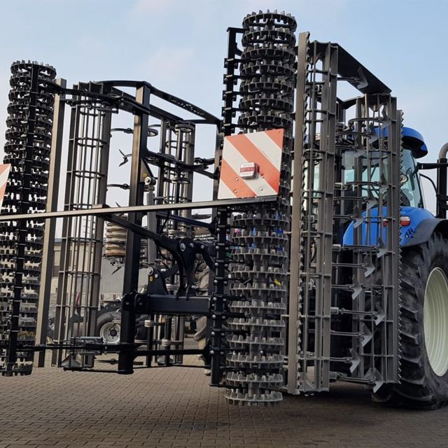 Augsnes apstrādes agregāts AGRO-TOM UPH 4.0 (05))