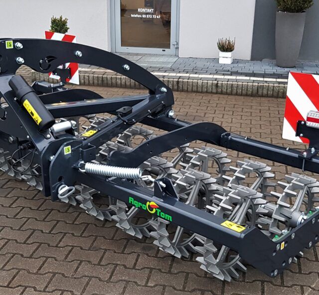 Augsnes apstrādes agregāts AGRO-TOM FRONT PACKER (04)